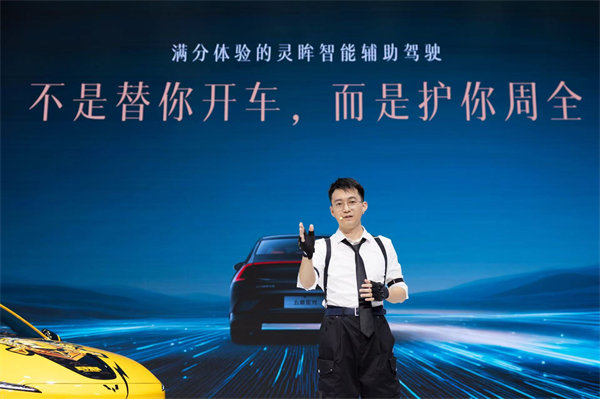 10.98萬元起！五菱星光2025款開啟預(yù)售，攜手《和平精英》打造年輕人的智能實戰(zhàn)利器！
