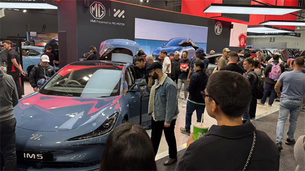 智己汽車正式登陸澳大利亞，雙車閃耀墨爾本車展
