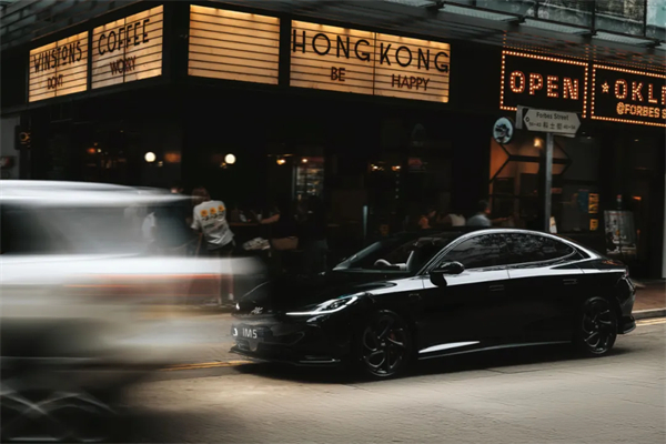 智己汽車重磅登陸香港市場(chǎng)，6系雙車同步上市