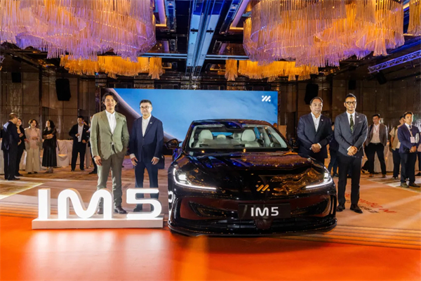 智己汽車重磅登陸香港市場(chǎng)，6系雙車同步上市
